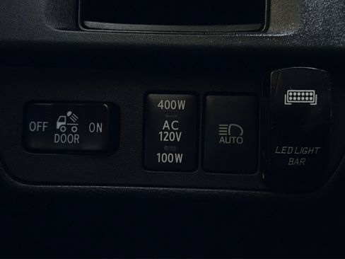 Used 2019 Toyota Tacoma TRD Sport AWD/4WD image 26