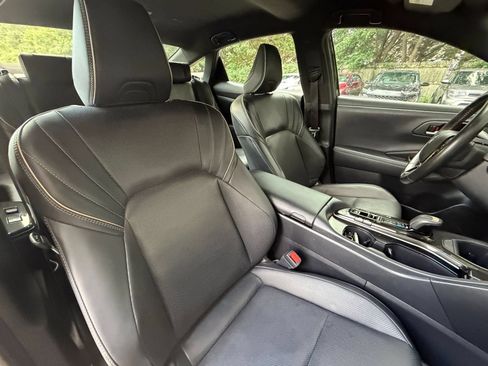 Used 2025 Toyota Crown AWD/4WD image 35