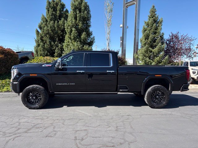 Used 2025 GMC Sierra 3500 Denali w/ Denali Reserve Package AWD/4WD image 3