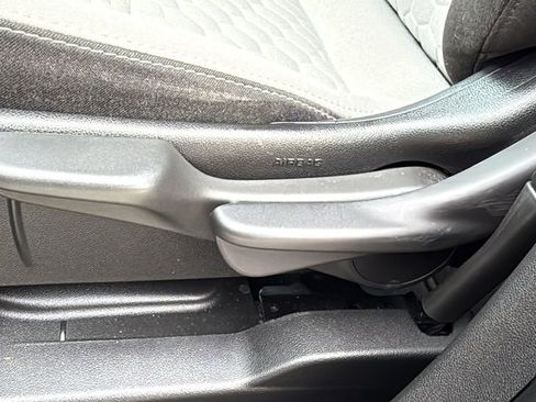 Used 2020 Chevrolet Equinox LS image 21