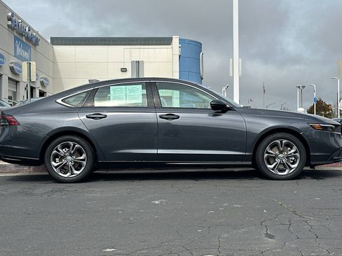 Used 2025 Honda Accord EX-L image 2