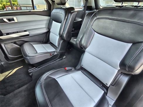 Used 2022 Ford Explorer XLT w/ Equipment Group 202A image 21