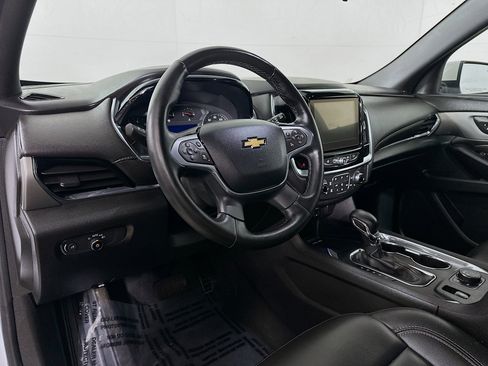 Used 2023 Chevrolet Traverse LT image 9