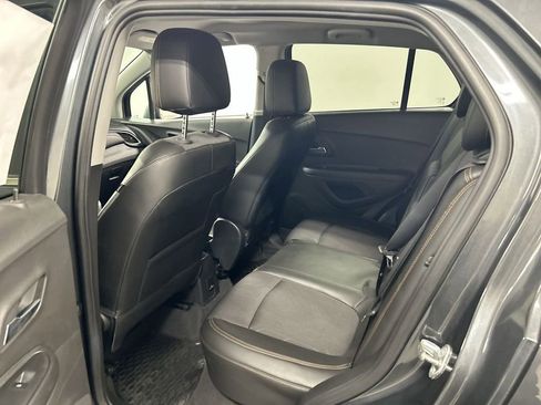Used 2017 Chevrolet Trax LT w/ LT Convenience Package AWD/4WD image 19