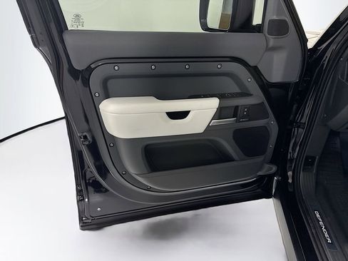 New 2026 Land Rover Defender 130 X-Dynamic SE AWD/4WD image 26