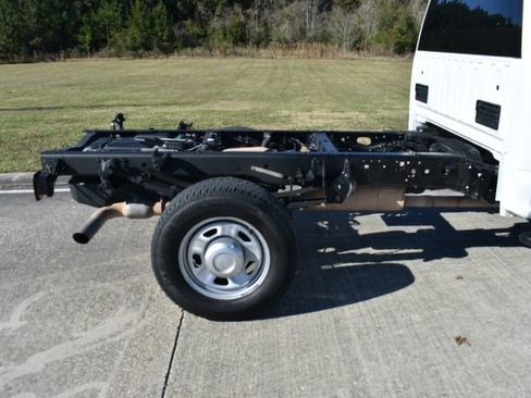Used 2022 Ford F350 XL w/ Power Equipment Group image 4