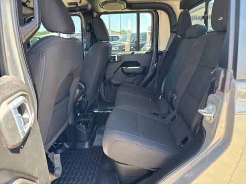 Used 2023 Jeep Gladiator Rubicon w/ Cold Weather Group AWD/4WD image 22