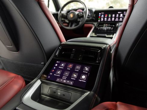 Certified 2024 Porsche Panamera RWD image 28