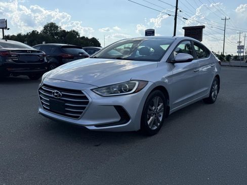 Used 2018 Hyundai Elantra SEL FWD image 3