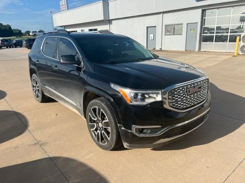 Used 2017 GMC Acadia Denali w/ Technology Package FWD image 2