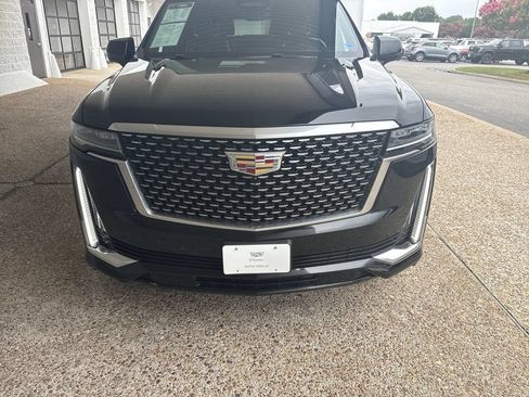 Certified 2022 Cadillac Escalade Premium Luxury AWD/4WD image 32
