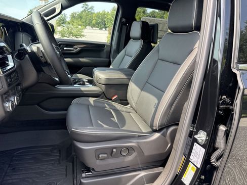 New 2026 GMC Yukon Elevation w/ Elevation Premium Package AWD/4WD image 10