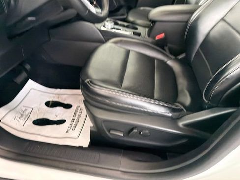 Certified 2024 Ford Escape Platinum AWD/4WD image 18