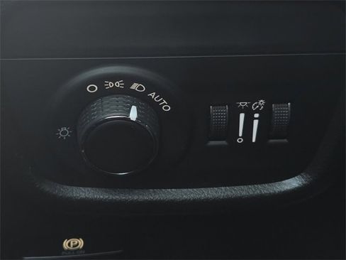 Used 2021 Jeep Grand Cherokee L Laredo image 27