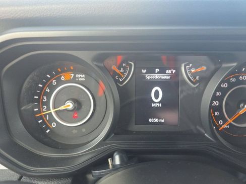 Used 2025 Jeep Wrangler Sport AWD/4WD image 24