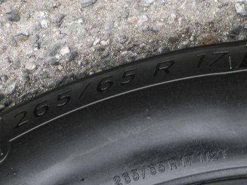 Used 2025 Nissan Frontier SV image 38