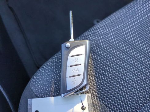 Used 2017 Kia Forte LX image 24