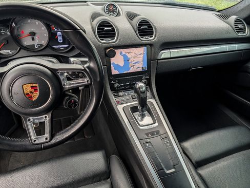 Used 2018 Porsche 718 Cayman S w/ Sport Chrono Package image 17