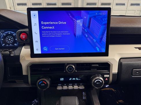 Used 2024 Toyota Tacoma TRD Off-Road image 17