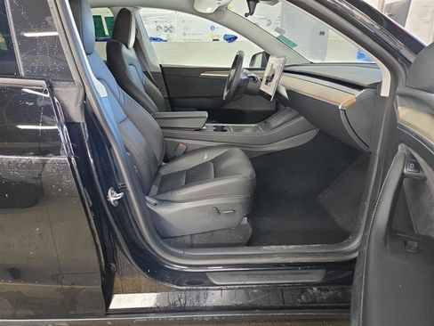 Used 2023 Tesla Model Y Long Range image 10