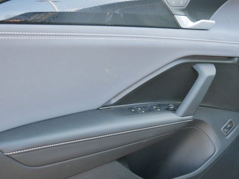 New 2025 Volkswagen Tiguan SE image 5