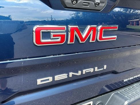 Used 2022 GMC Sierra 1500 Denali w/ Denali Reserve Package AWD/4WD image 31