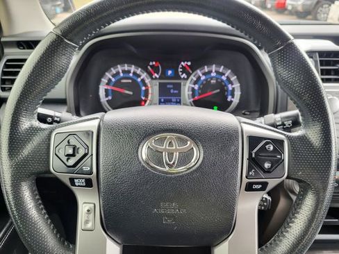 Used 2015 Toyota 4Runner SR5 AWD/4WD image 15
