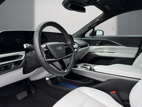 Certified 2024 Cadillac Lyriq Sport RWD image 12