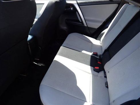 Used 2017 Toyota RAV4 XLE FWD image 10