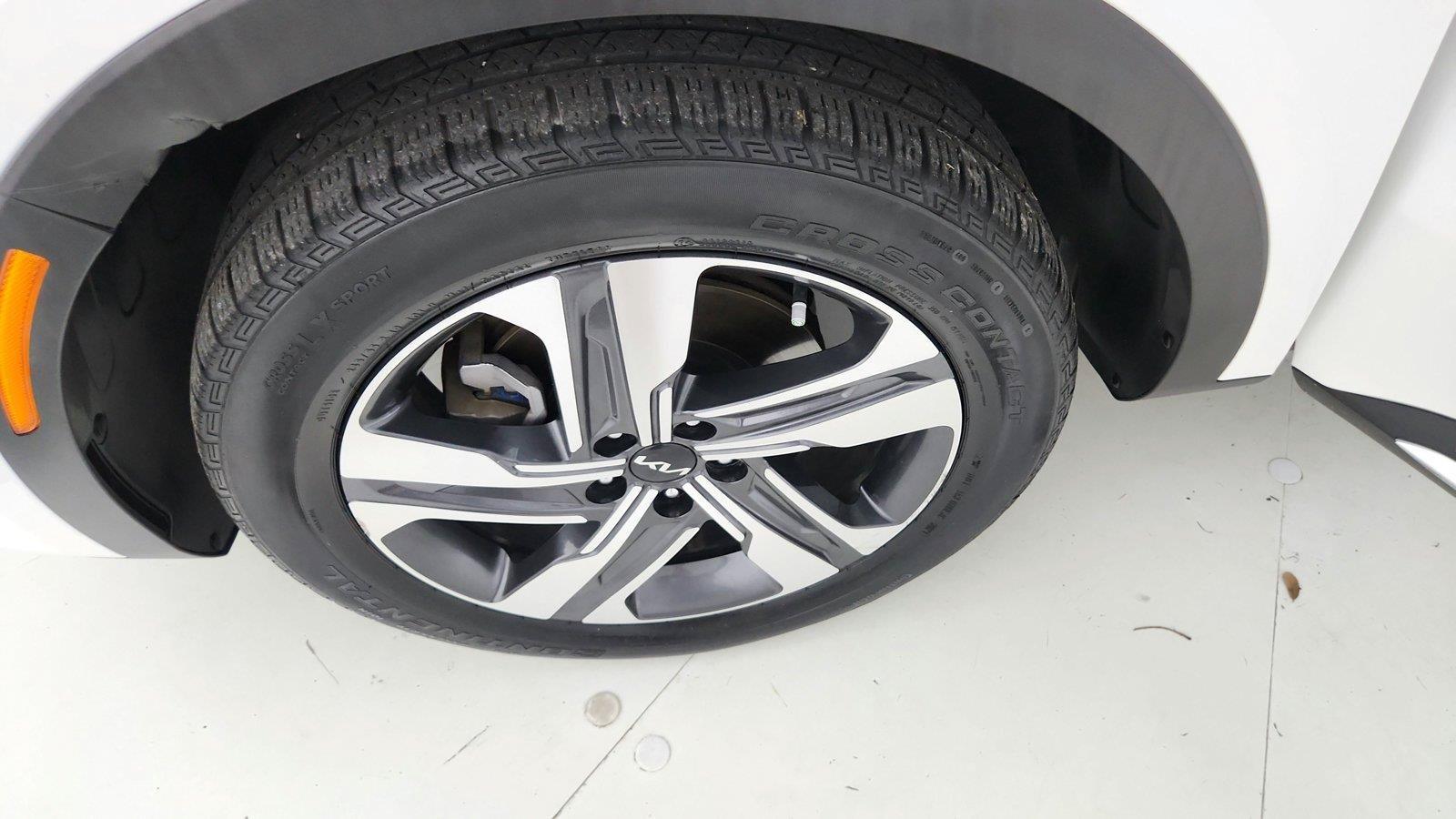 Used 2022 Kia Sorento EX w/ Panoramic Sunroof Package AWD/4WD image 39