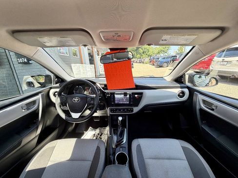 Used 2018 Toyota Corolla LE FWD image 19