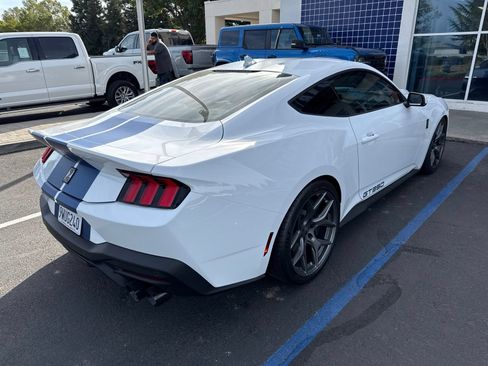 Used 2025 Ford Mustang GT Premium w/ GT Performance Package RWD image 7