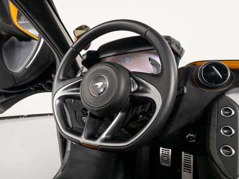 Used 2024 McLaren 750S Spider image 29