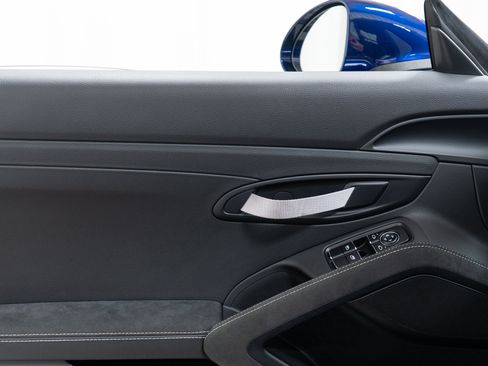 Certified 2021 Porsche 718 Cayman GT4 RWD image 16
