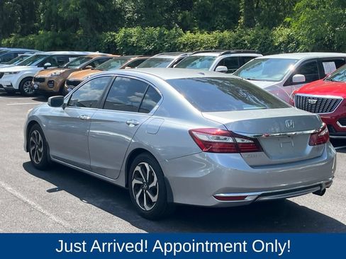 Used 2017 Honda Accord EX image 5