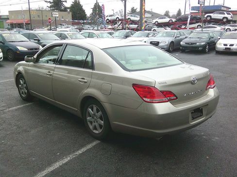 Used 2005 Toyota Avalon XL image 3