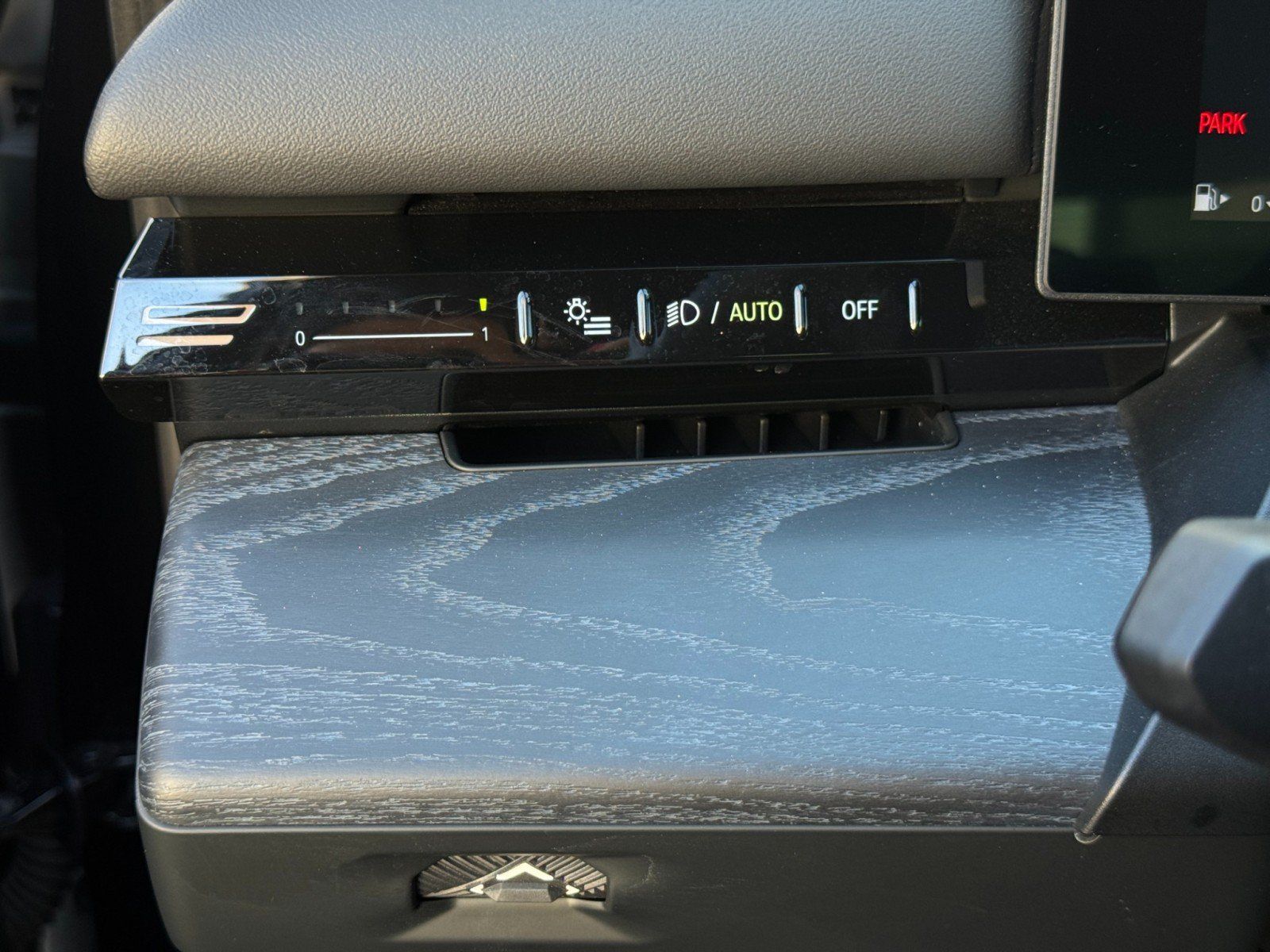 Used 2024 BMW 530i w/ Convenience Package RWD image 19