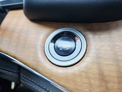 Used 2025 Jeep Grand Cherokee L Summit AWD/4WD image 36