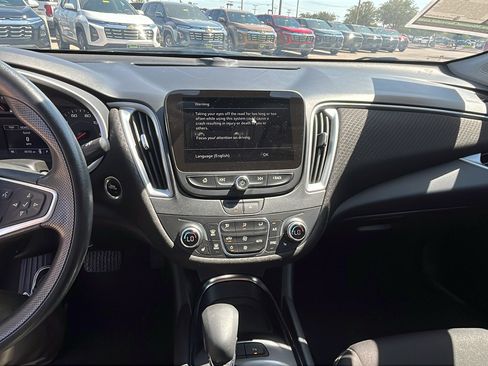 Used 2024 Chevrolet Malibu LT FWD image 19