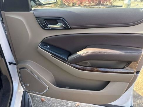 Used 2018 Chevrolet Tahoe LT image 18