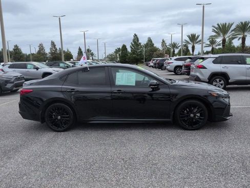 Certified 2025 Toyota Camry SE FWD image 3