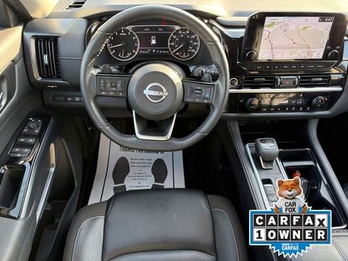 Used 2023 Nissan Pathfinder SL w/ Lighting Package (N92) image 9