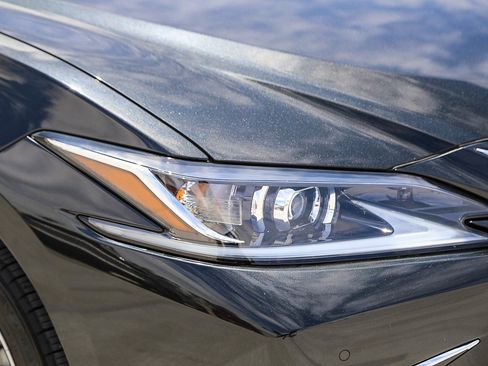 Used 2023 Lexus ES 350 w/ Premium Package FWD image 8