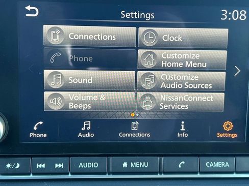 Used 2024 Nissan Rogue SV image 31