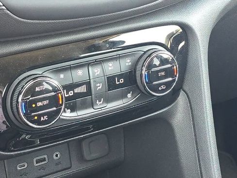 Used 2023 Buick Encore GX Select w/ Sport Touring Package FWD image 30