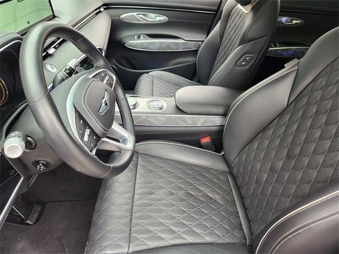 Used 2025 Genesis GV70 3.5T Sport w/ Sport Advanced Package image 9