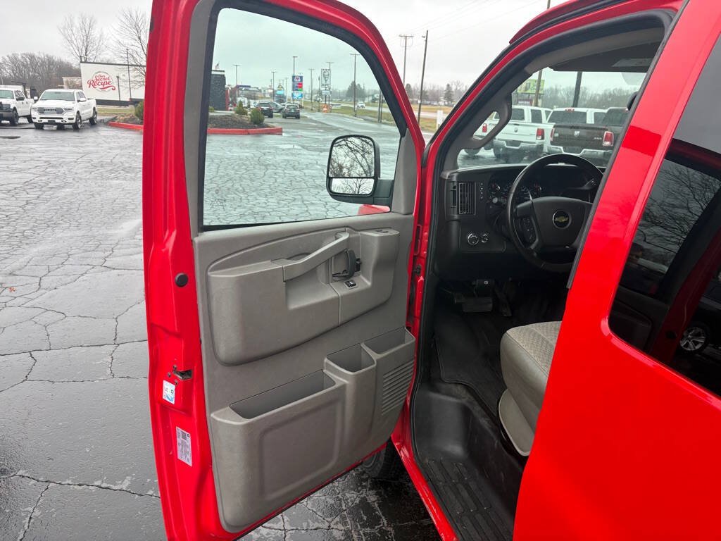 Used 2020 Chevrolet Express 3500 LS RWD image 22