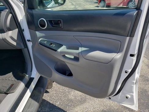 Used 2015 Toyota Tacoma 4x4 Double Cab w/ SR5 Package image 21