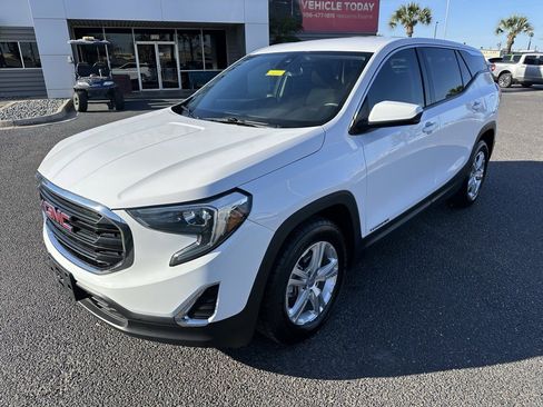 Used 2020 GMC Terrain SLE image 2
