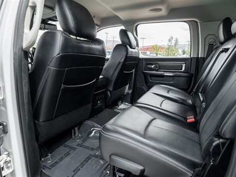 Used 2018 RAM 3500 Laramie w/ Cold Weather Group AWD/4WD image 38
